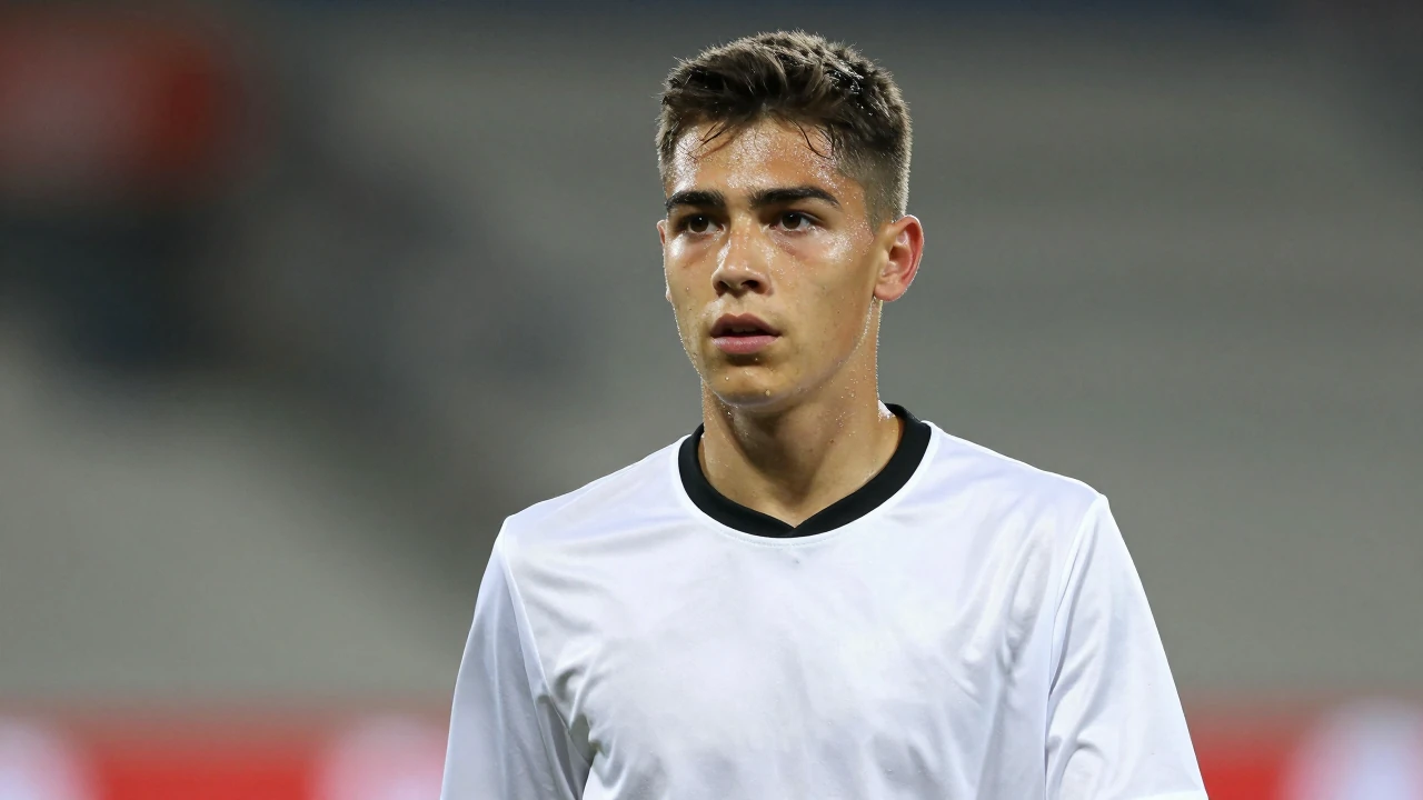 Hajduk Splitove 17-godišnjeg nadarjenca Adama Gura mogući prednost prema Arsenalu u tržištu prebacivanja, prema njegovom...