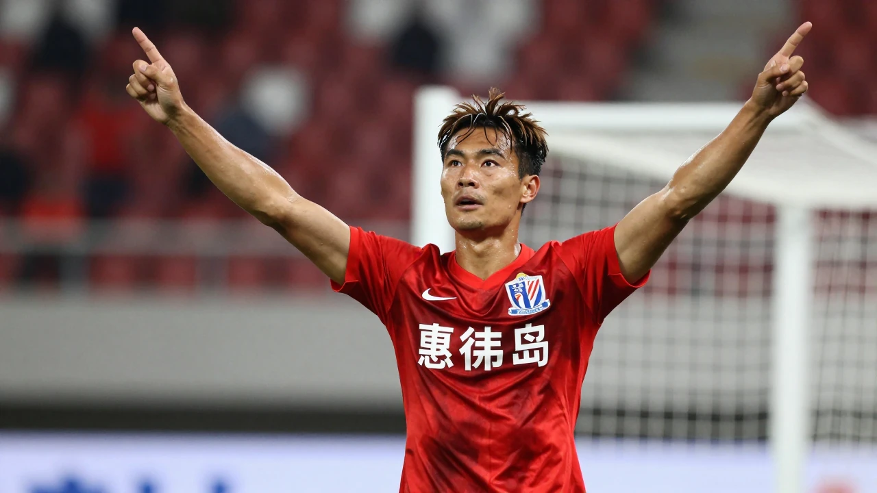 在2026赛季中超联赛第24轮比赛中，成都蓉城队在主场以4-5不敌上海申花队，上海申花球员谢鹏飞和阿苏埃表现出色，各自攻入关键进球。