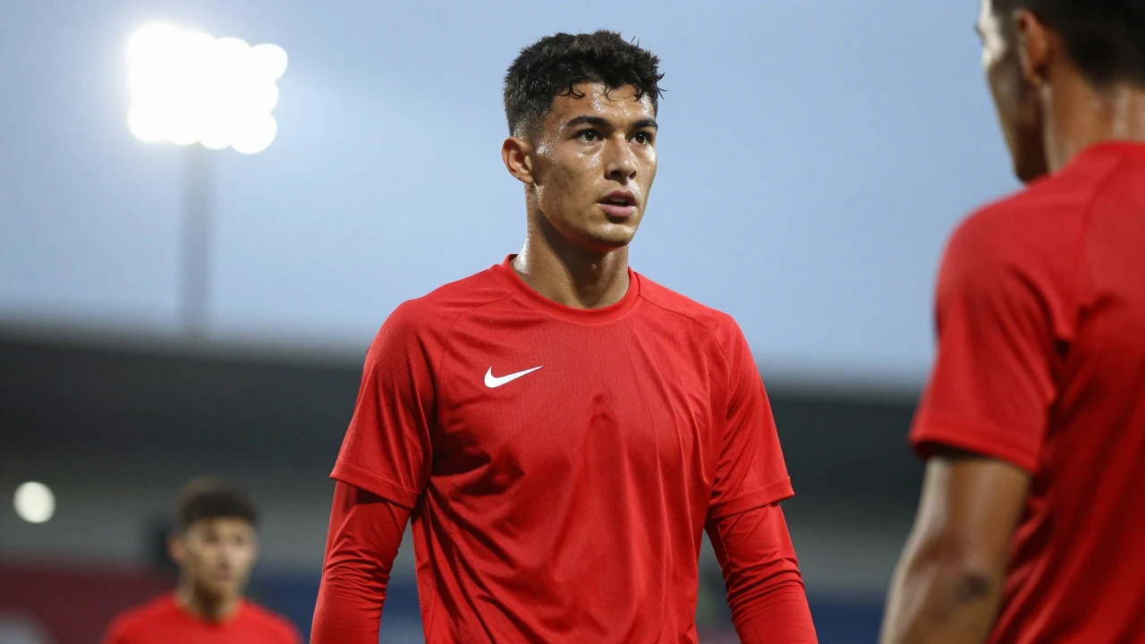 Antalyaspor'un genç savunmacısı Ramazan Özçelik U18 Milli Takım kampına çağrılırken, kulüp 1