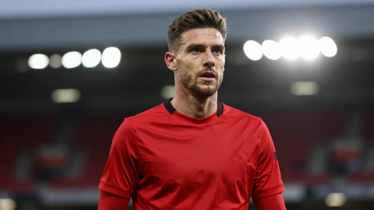 Salford City secure Guyana captain Elliot Bonds from Fleetwood Town, aiming for League Two promotion