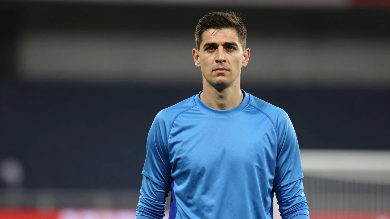Milton Keynes Dons: Franco Ravizzoli, former MK Dons goalkeeper, signs for Leicester City