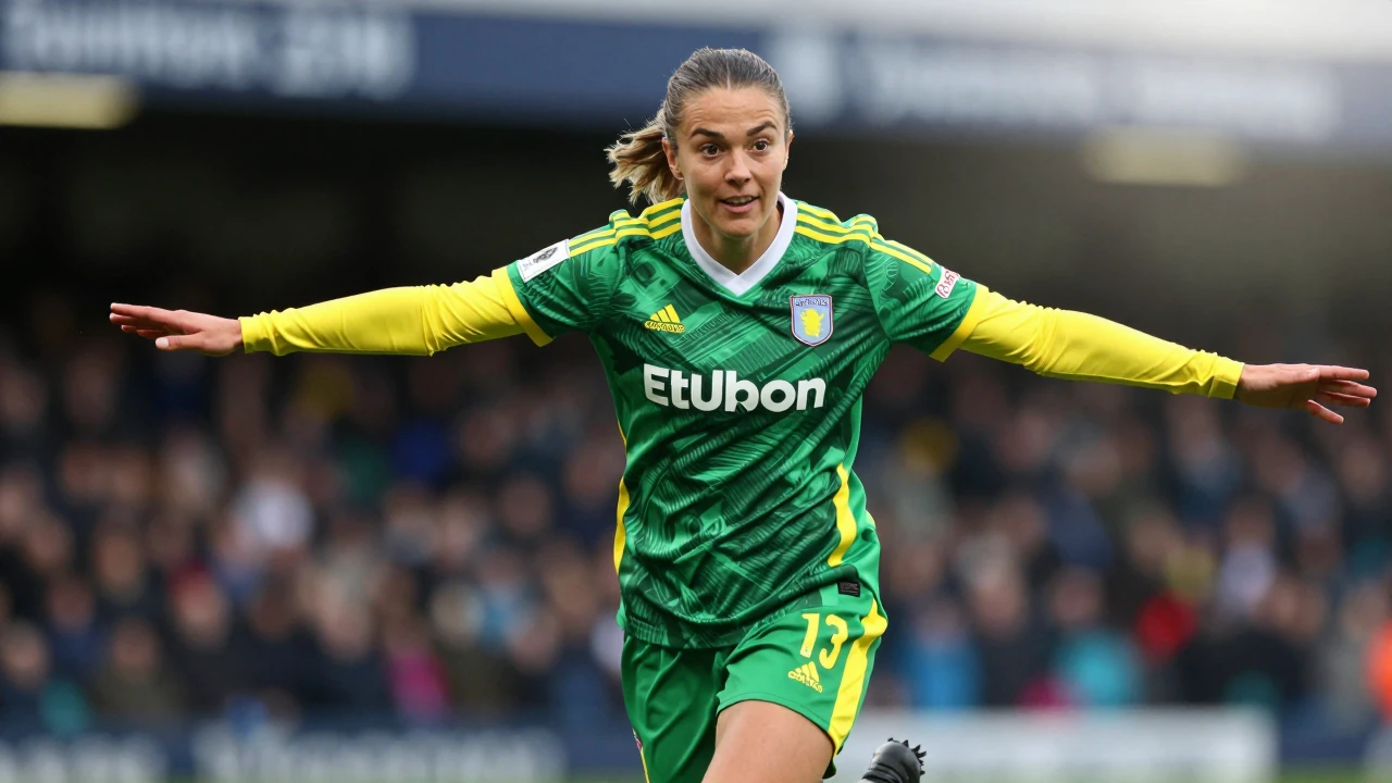 Aston Villa Women have signed 20-year-old forward Lily Murphy on loan from Manchester City