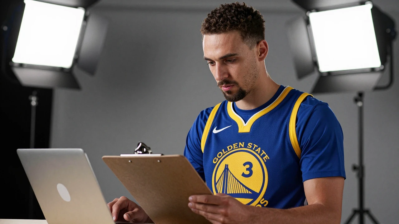 Golden State Warriors Pursue 3 Free Agents to Bolster Roster