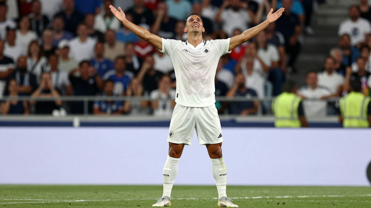 El Gallo Blanco sumó un punto tras un empate 1-1 ante León, con gol de Iker Benito Sánchez, y se mantiene en la novena...