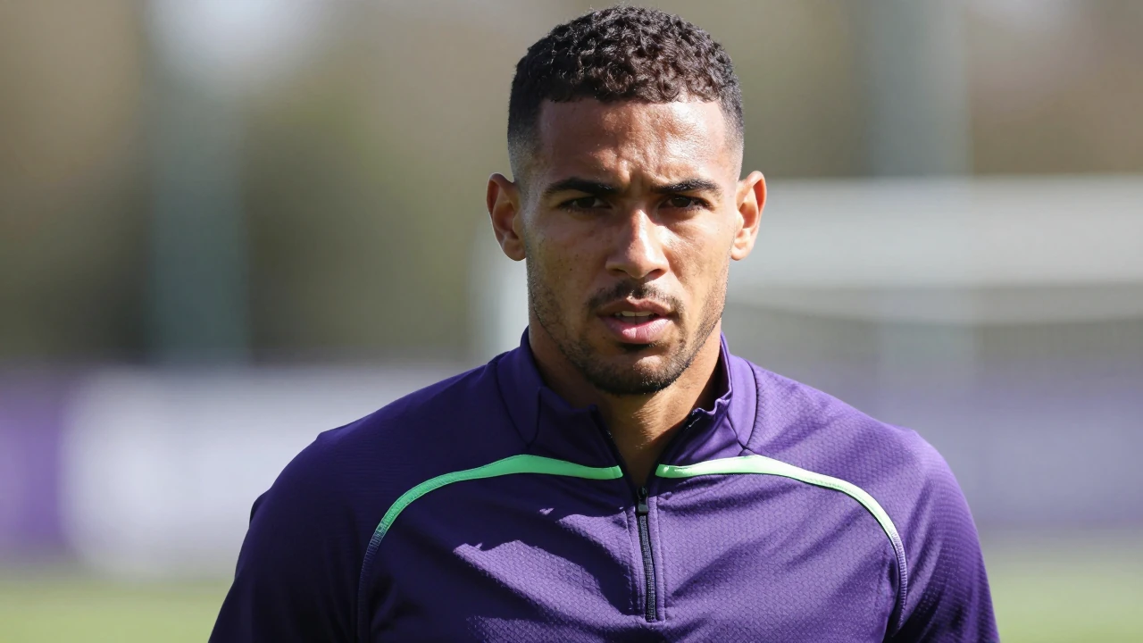 Anderlecht-verdediger Taylor Harwood-Bellis staat in beeld bij Benfica, maar een bod van 20 miljoen euro werd afgewezen...