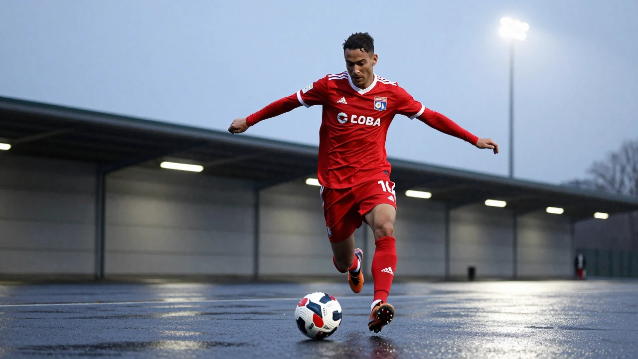 Leeds United are reconsidering a January move for Lyon's Pavel Šulc after the Czech midfielder revealed summer talks...
