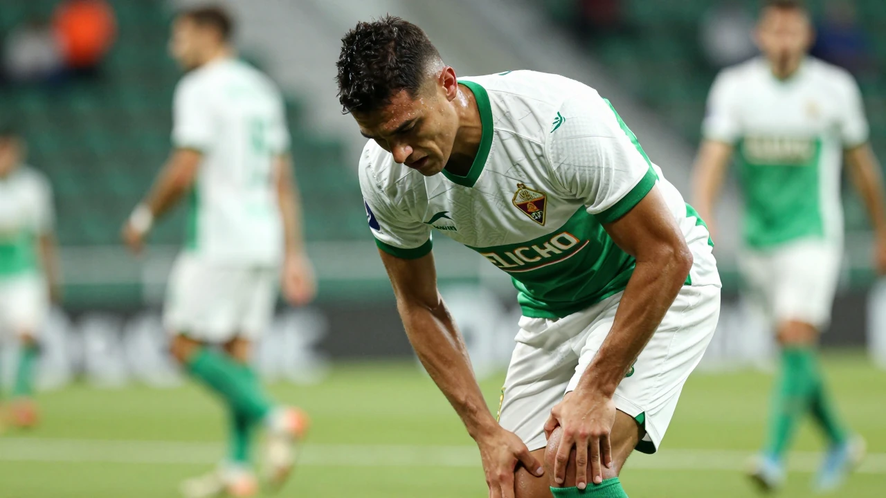 Elche CF se prepara para su amistoso contra el Córdoba CF tras la lesión de Jacobo Martí, lateral derecho con esguince de...