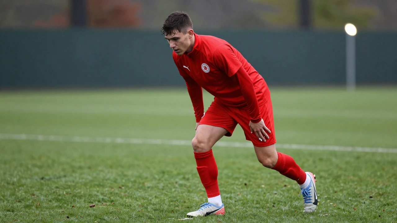 Liverpool manager Andoni Iraola says Giovanni Leoni's recovery from a complex knee injury has been delayed by a month...