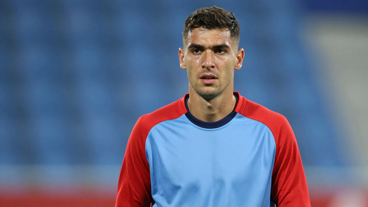 Un aficionado de Manchester United comparte sus opiniones sobre el portero Altay Bayindir, quien se unirá a Celta Vigo en...