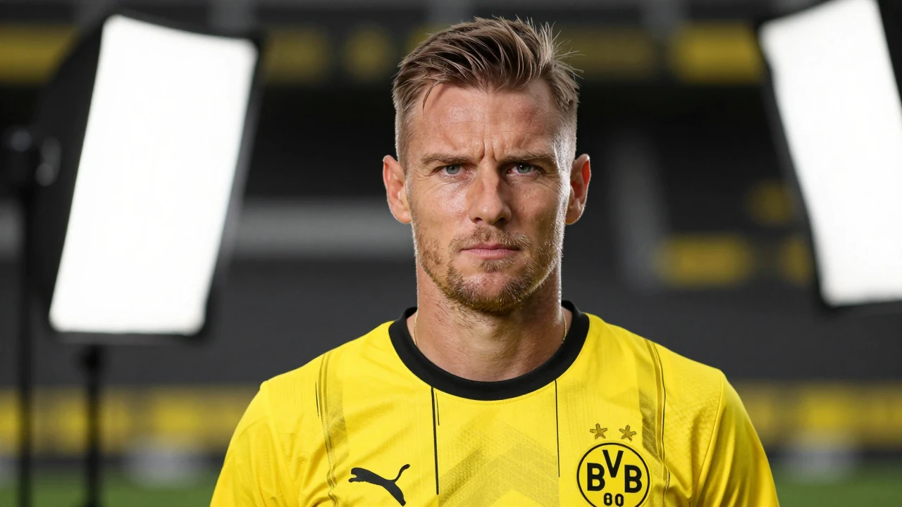 Sportdirektor Ole Book von Borussia Dortmund hält einen Abgang des Spielers Felix Nmecha im aktuellen Transferfenster für...