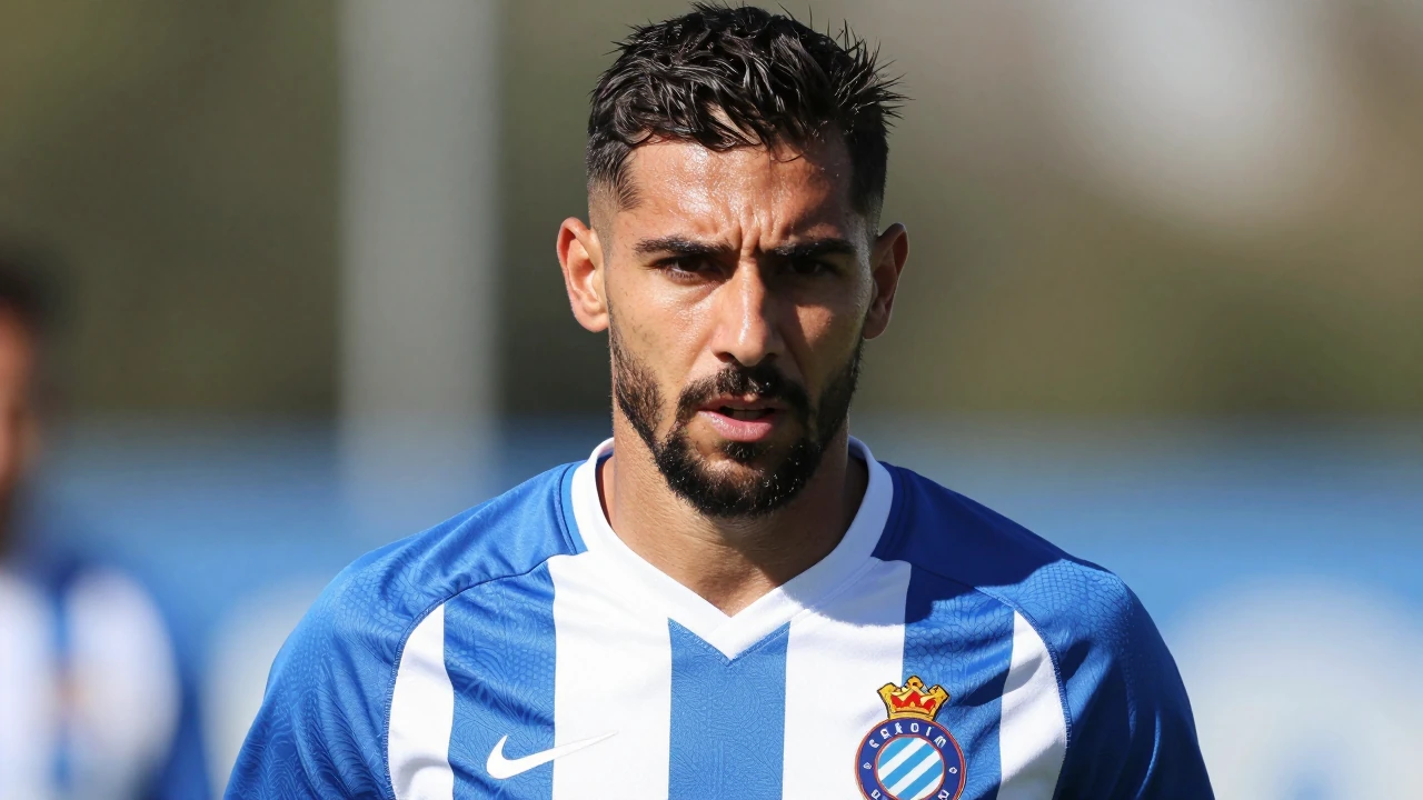 El RCD Espanyol completa su plantilla con la cesión del lateral derecho Andoni Gorosabel, procedente del Athletic Club...