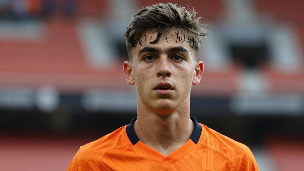 Valencia Club de Fútbol anuncia la incorporación del lateral derecho de 18 años, Román Davis, procedente de la UCV FC...