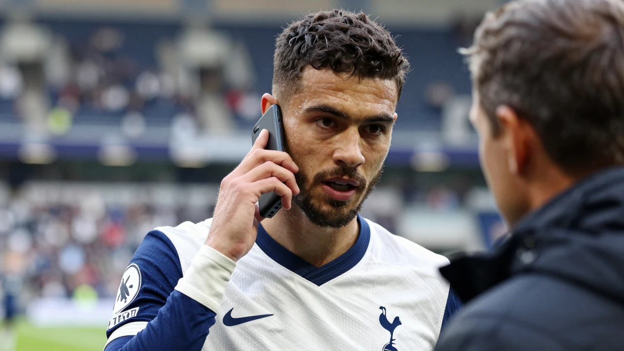 Tottenham Hotspur are prepared to allow Djed Spence to join Inter, with the England defender expected to cost around €30m
