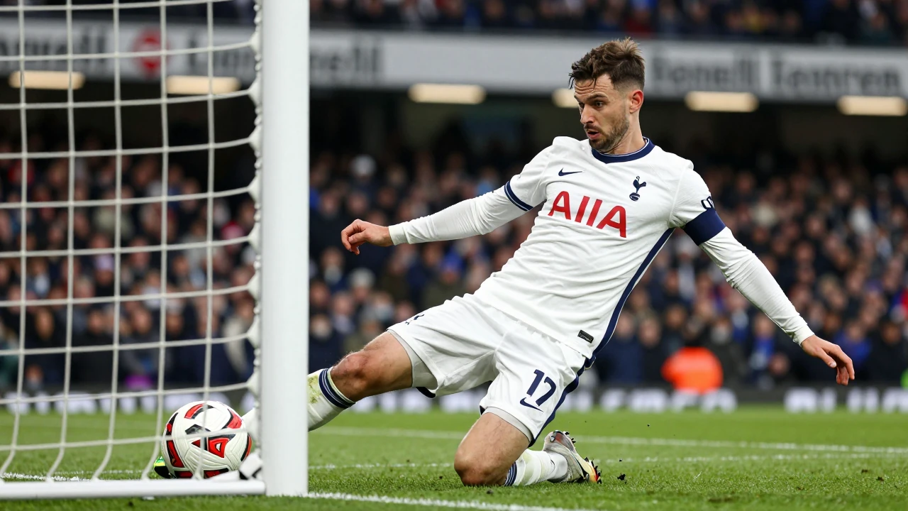 Tottenham Hotspur remain without a league win after a goalless draw at Nottingham Forest, where a late Neco Williams...