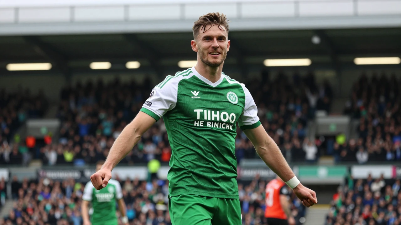 Hibernian's Martin Boyle penalty controversy re-analyzed by ex-refs chief Keith Hackett, who praises Steven McLean's...