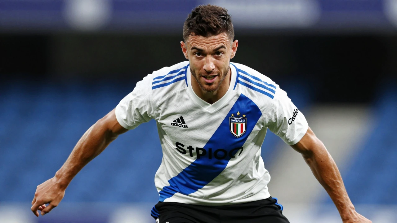 El Rayo Vallecano ha renovado el contrato de su defensa Felipe Luiz, quien se comprometió a jugar con el club hasta 2027