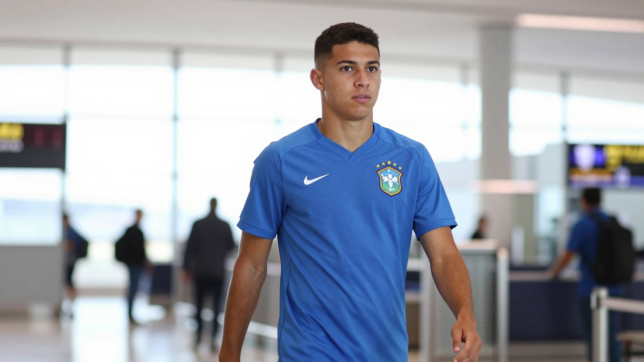 Brazilian left-back João Souza has arrived in Portugal for medical tests and to sign for FC Porto on loan from Tottenham...