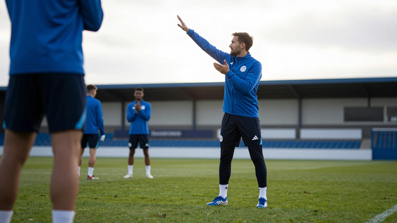 O treinador Francesco Farioli juntou a equipa B do FC Porto ao plantel principal no Olival, uma medida necessária devido...