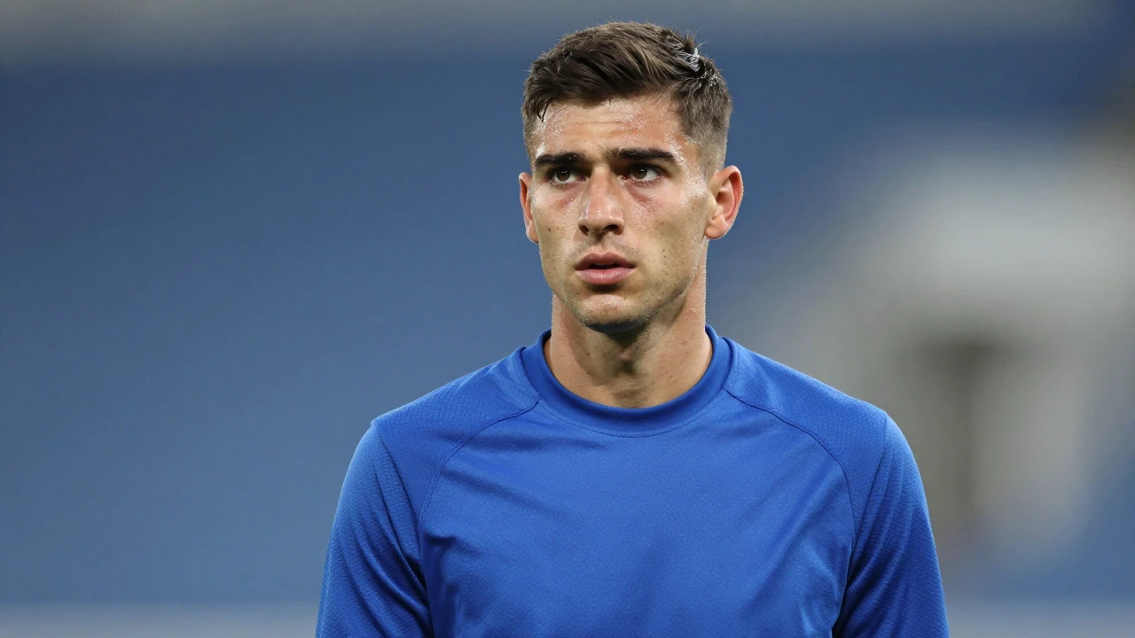 K.R.C. Genk strengthens its squad with defender Christiaan Ravych from Cercle Brugge and loans midfielder Benjamin...