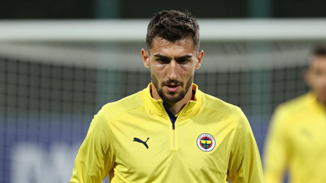 Fenerbahçe, 10 Eylül'deki AS Roma maçı öncesi Can Bartu Tesisleri'nde antrenmanlara başladı; teknik direktör İsmail...