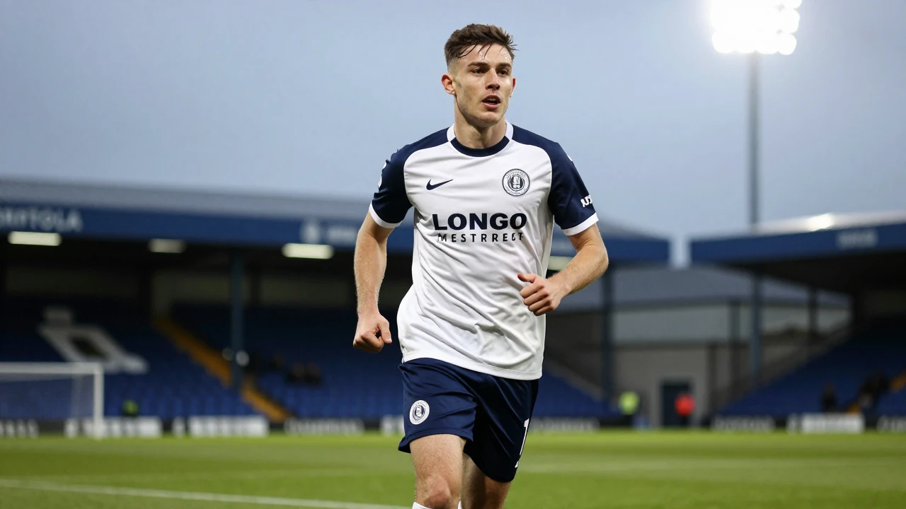 Lincoln City reportedly in advanced talks with Charlton Athletic over a move for striker Tanto Olaofe