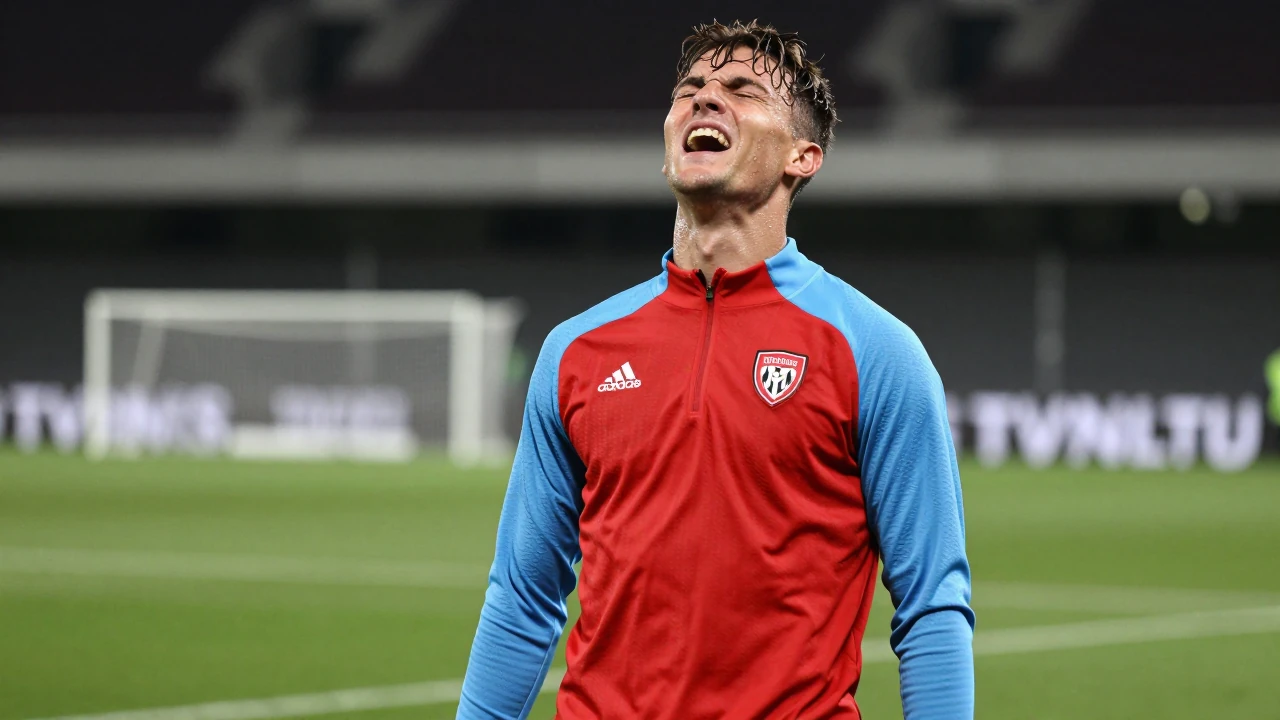 Anton Kade führte den FC Augsburg mit einer herausragenden Leistung zum 1:0-Heimsieg gegen Aufsteiger FC Schalke 04 und...