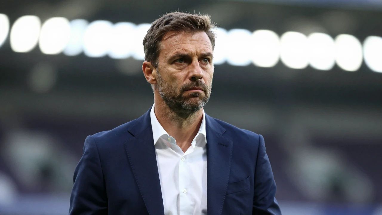 Former Oxford United striker Dean Saunders praises Aaron Ramsey's winning mentality as the new League One boss faces a...