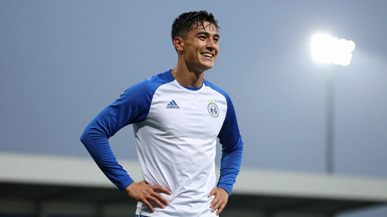 Reading forward Sean Patton has signed a new two-year contract, keeping him at the League One club until the summer of 2028