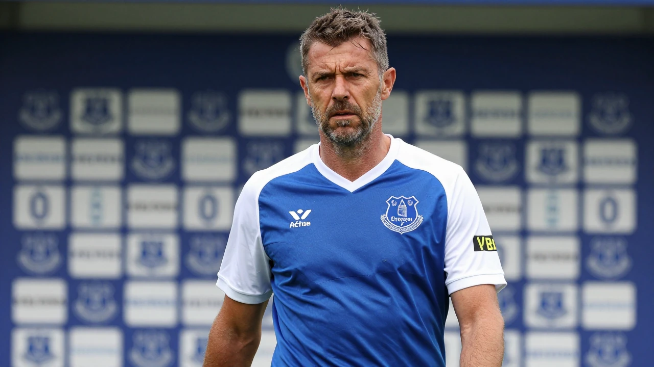 Everton's Duncan Ferguson is backed by former player Ryan Astley to become Scotland manager, citing his hands-on approach...