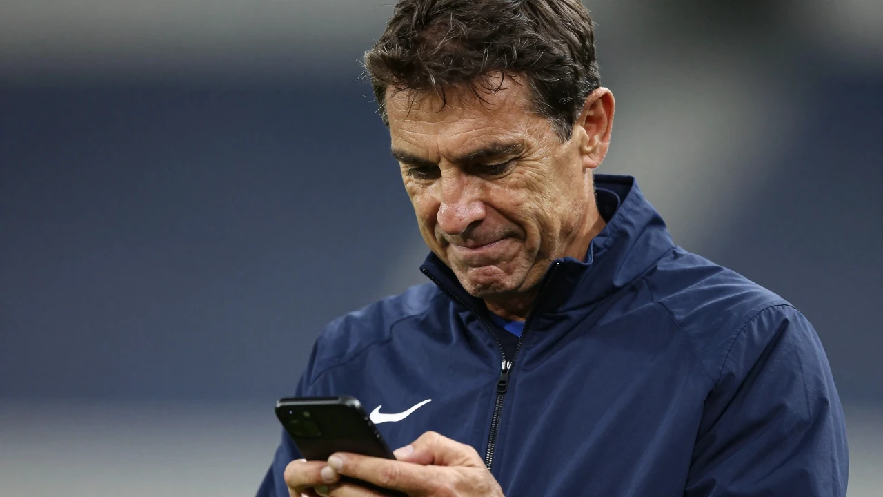 Een video van Sporza toont coach Rik De Mil die reageert op een tweet over Club Brugge, Gent, Anderlecht en Adem Zorgane...