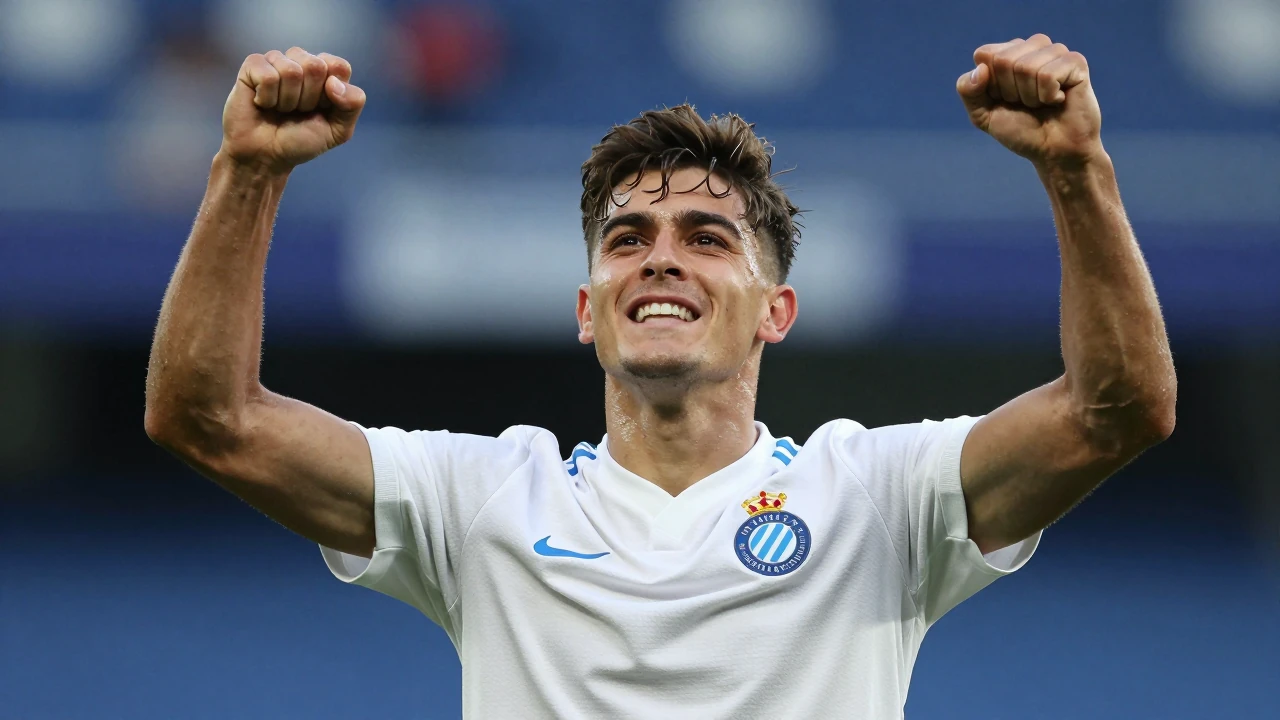 Marcos Fernández anotó en el minuto 97 para rescatar un punto 1-1 ante el Sevilla, que jugó con diez hombres más de 40...