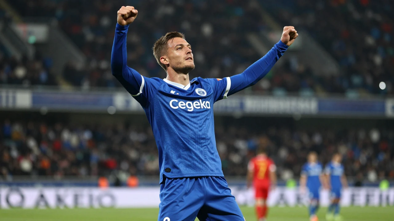 K.R.C. Genk herstelt zich van de pijnlijke gelijkspel tegen Antwerp met een duidelijke 4-0 zege op nieuwkomer SK Beveren...