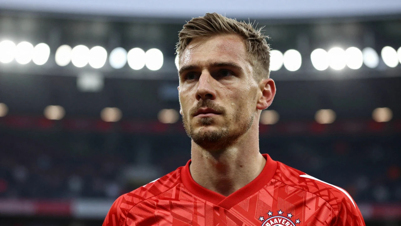Manuel Neuer reagierte auf Pfiffe von Schalke-Fans nach dem Bundesliga-Remis, während Insider über eine Einigung mit...