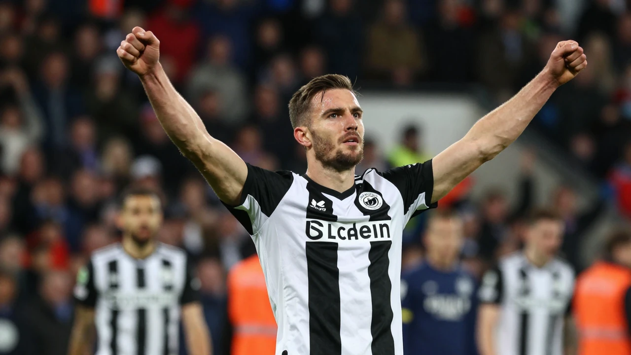 St Mirren midfielder Killian Phillips is staying put as Aberdeen's interest cools over his reported £500,000 valuation...
