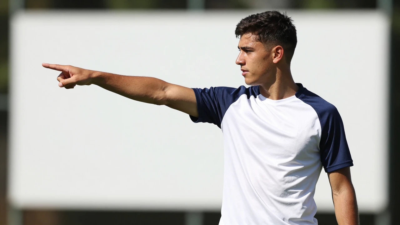 A equipa de juvenis do FC Porto venceu por 5-0 o Beira-Mar num jogo atrasado e partilha agora a liderança da Série 1 com o V