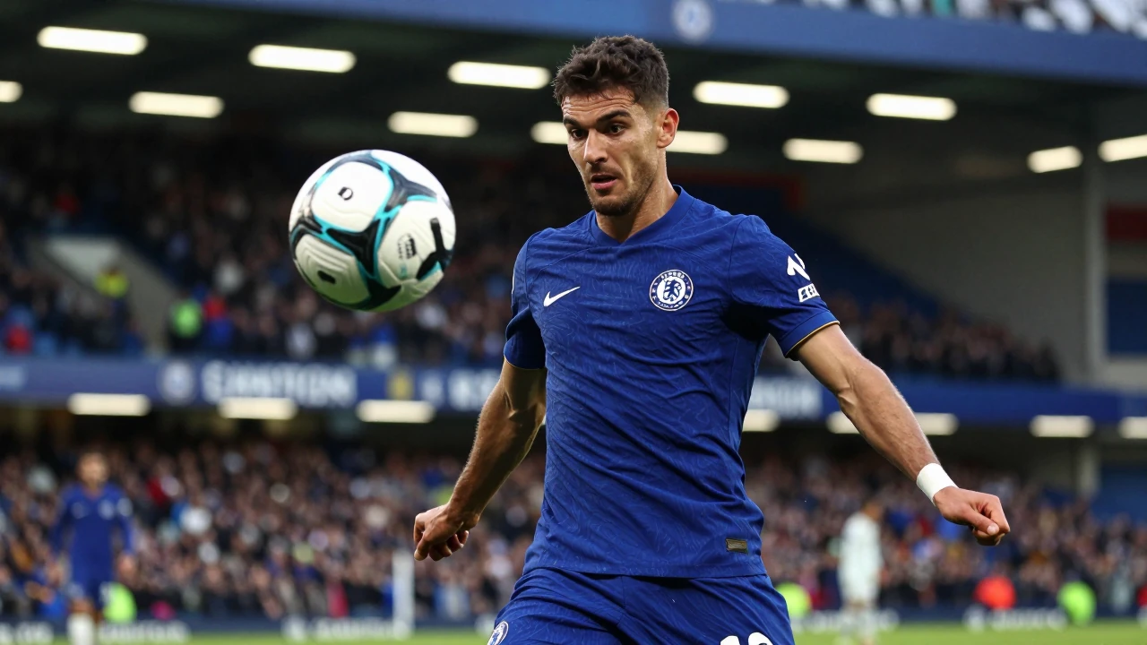 Alejandro Garnacho linked with Premier League exit as Chelsea talks progress