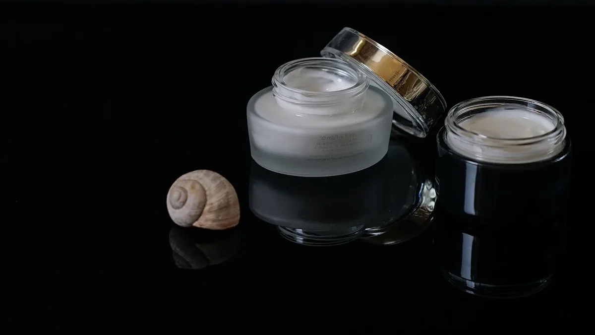 Shades: Cosmetics, face cream, creams, shell of a snail, skin care, makeup.