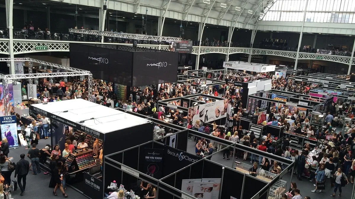 Lips: Imats, london, exhibition, trade show, makeup, cosmetics.