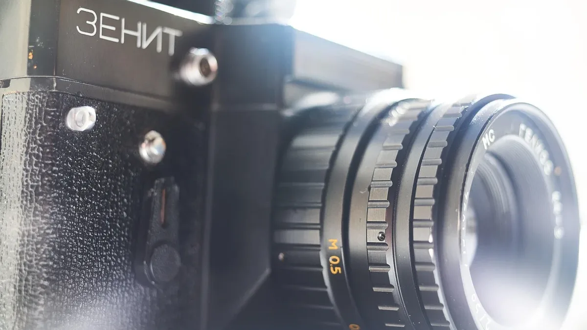 Streaming: Machine, camera, photograph, old, journalist, movie.