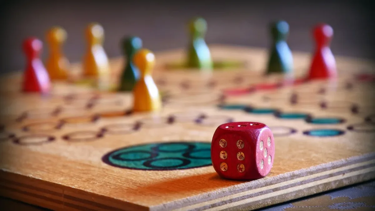 A new Wheel of Time board game, War of the Dragon, funded via Kickstarter, will let players rewrite the saga's ending...