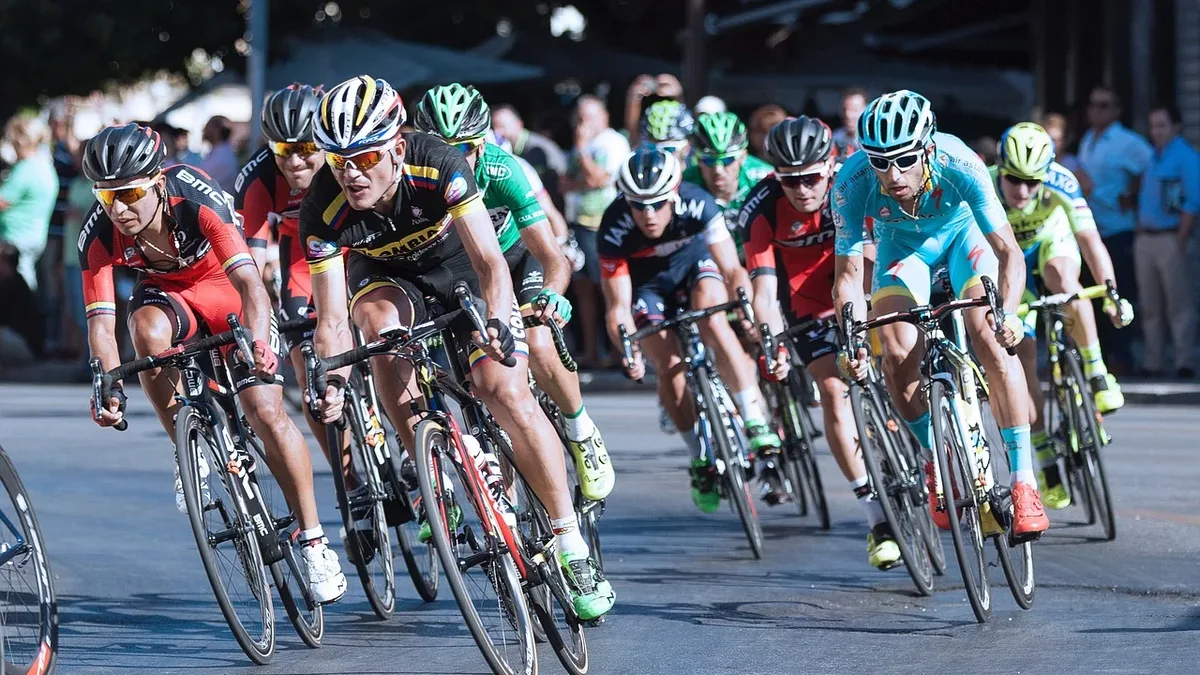 Teams: People, men, bike, bicycle, cyclist, bikers.