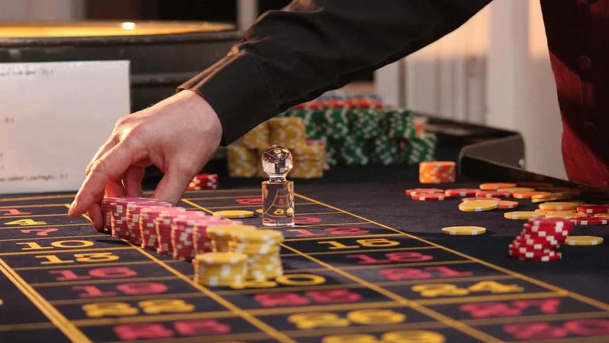 Teams: Roulette, table, chips, casino, game, gambling.