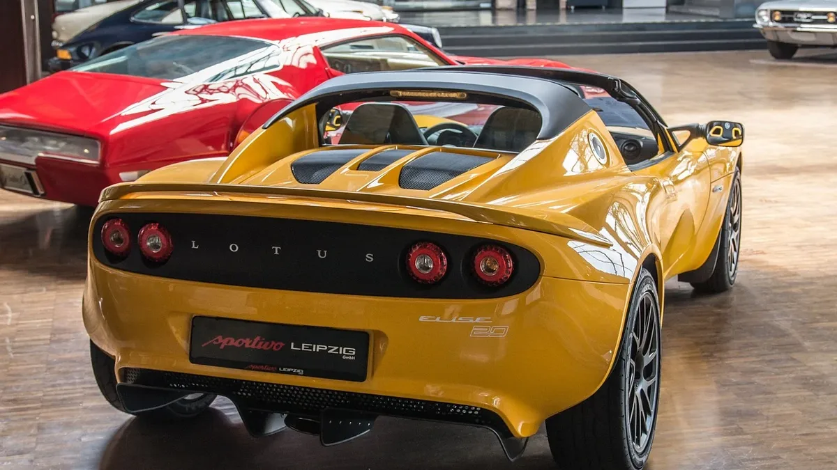 Analogue Automotive has built a 1320-pound, single-seat Lotus Elise variant called the VHPK, priced from around $470,000