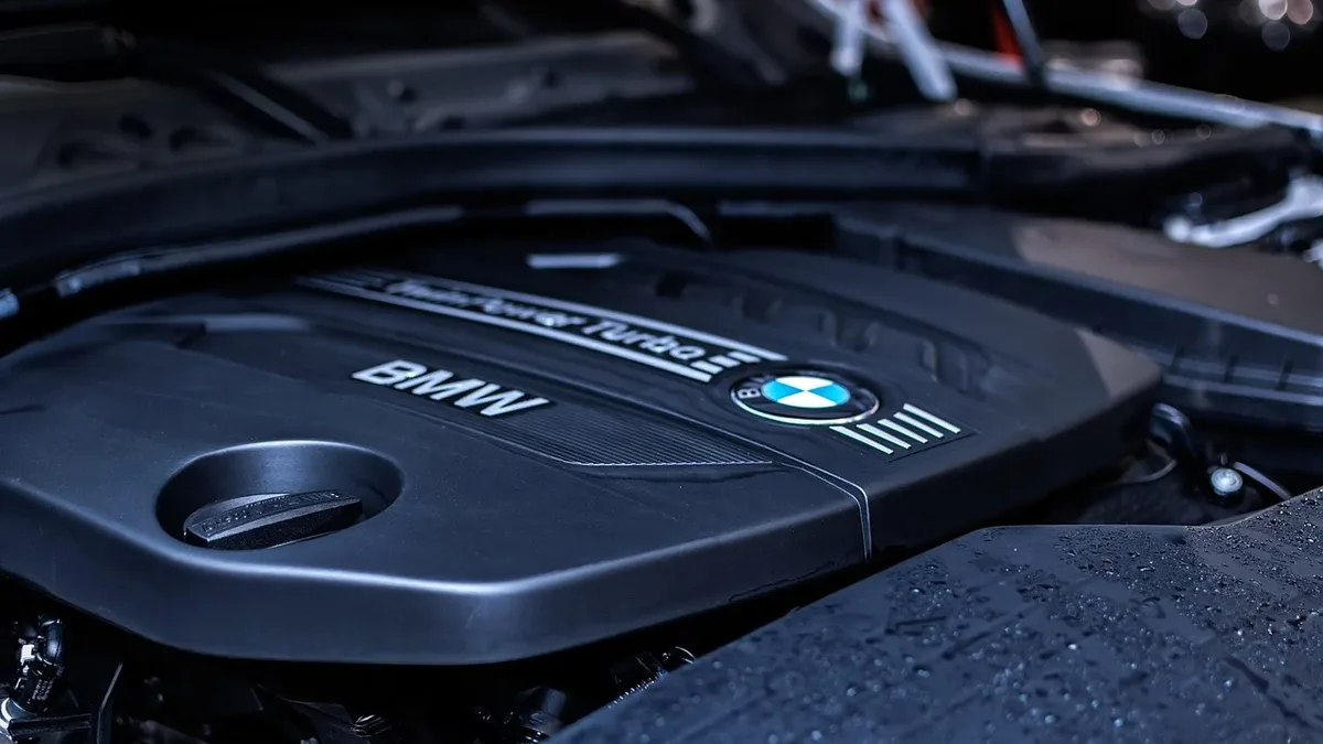 BMW has unveiled the eighth-generation 3 Series, the G50, featuring a 443 hp M350 xDrive and a 211 hp 320 variant, with...