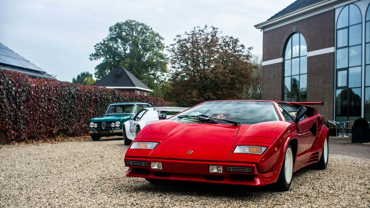 Eras: The 1977 Lamborghini Cheetah, a military prototype, was the direct ancestor of the 1986 LM002