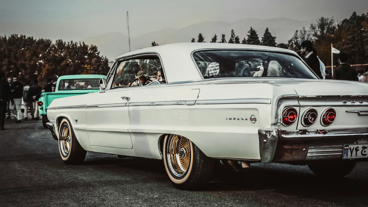 Marques: Super clean 1964 Chevrolet Impala in Tehran ! it always reminds me GTA San Andreas.