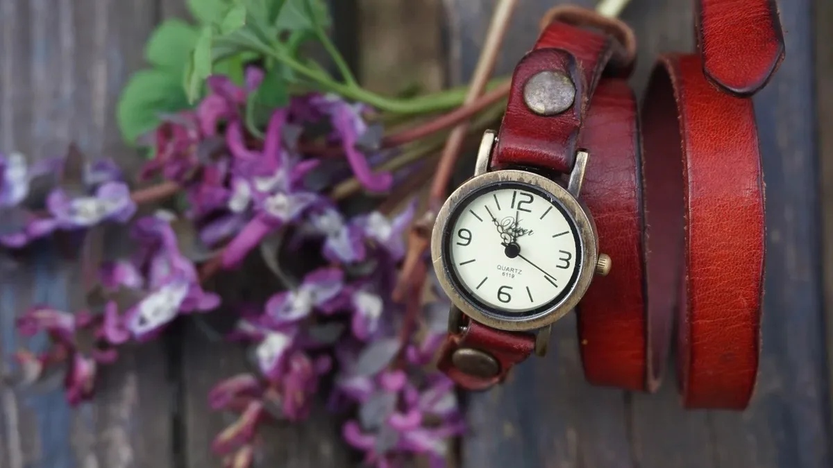Oris and Cervo Volante unveil a sustainable deer leather strap collaboration featuring a burgundy-dialed Big Crown...