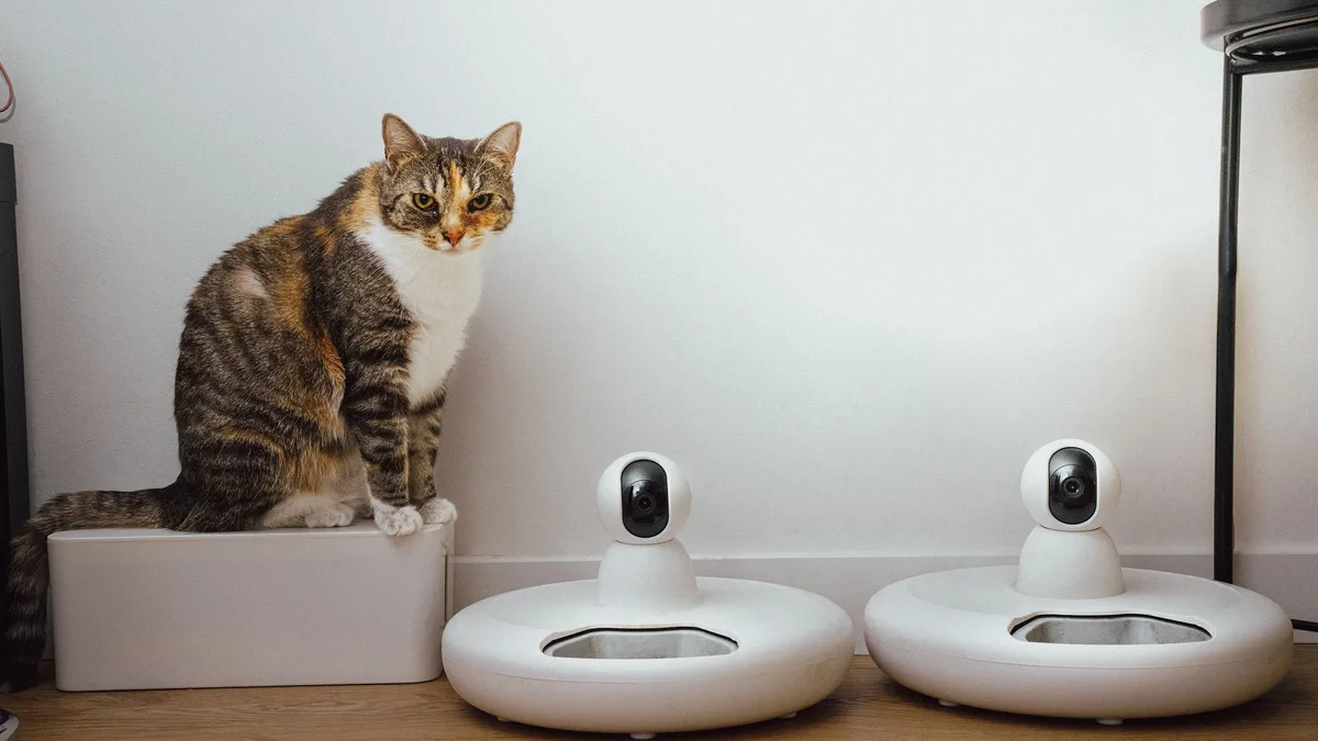 New smart litter and feeding devices from PetSuper automate routine care while tracking usage patterns to help owners...