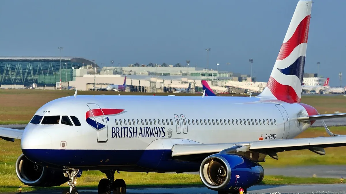 A Friends of the Earth report, using Tyndall Centre analysis, says Heathrow's £49bn third runway plan breaks UK climate laws