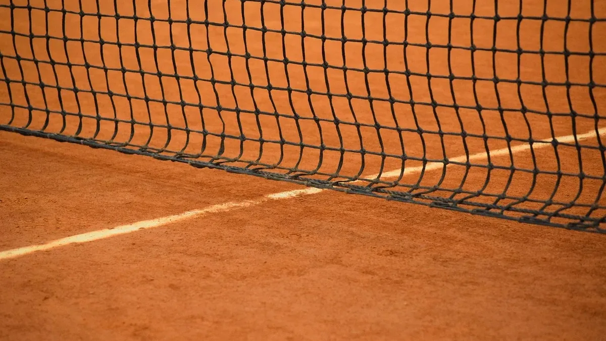 Tours: Tennis, network, sport, tape, red earth.